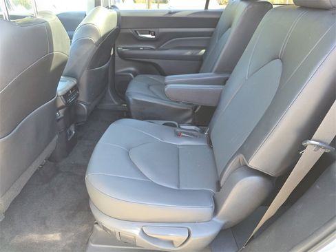 Certified 2024 Toyota Grand Highlander XLE image 24