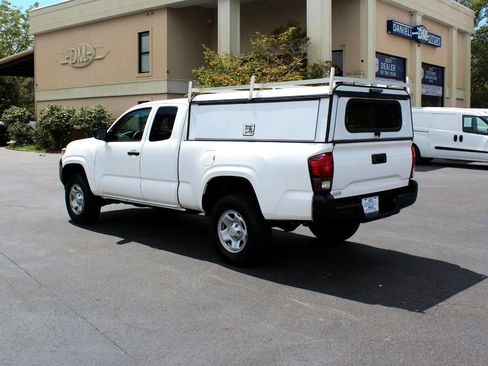 Used 2022 Toyota Tacoma SR image 10