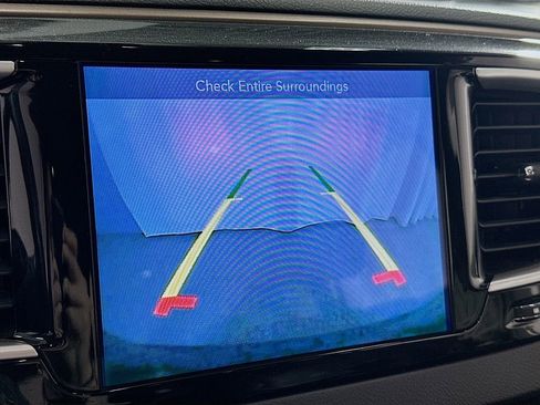 Used 2017 Chrysler Pacifica Touring-L image 15