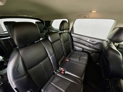 Used 2019 Nissan Pathfinder SL image 29