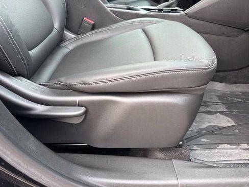 Used 2024 Buick Encore GX Sport Touring FWD image 29