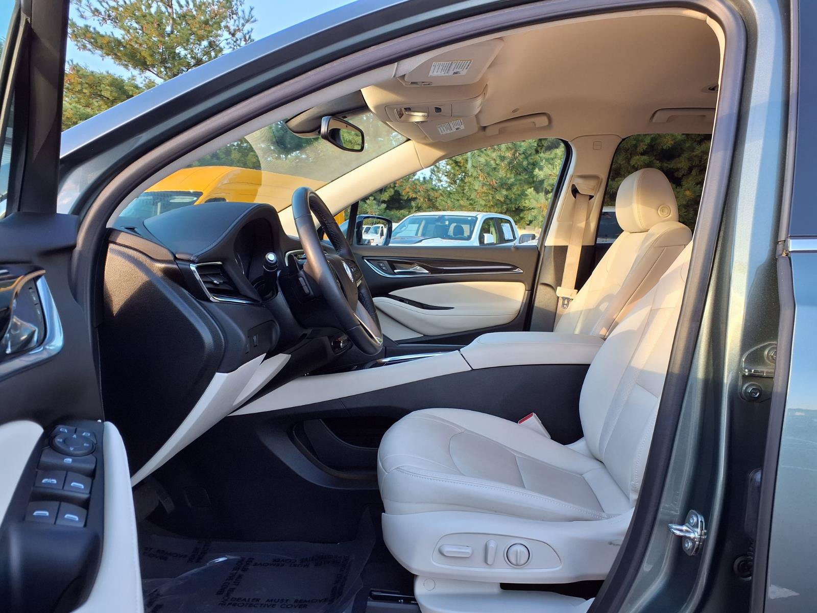 Used 2023 Buick Enclave Essence AWD/4WD image 20