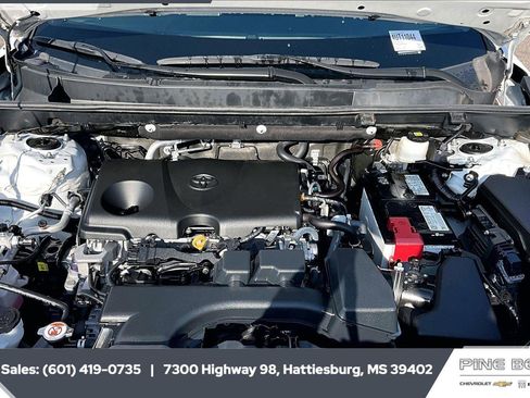 Used 2023 Toyota RAV4 XLE w/ Convenience Package FWD image 9