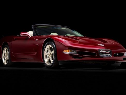 Used 2003 Chevrolet Corvette 50th Anniversary Edition w/ Preferred Equipment Group1 image 12