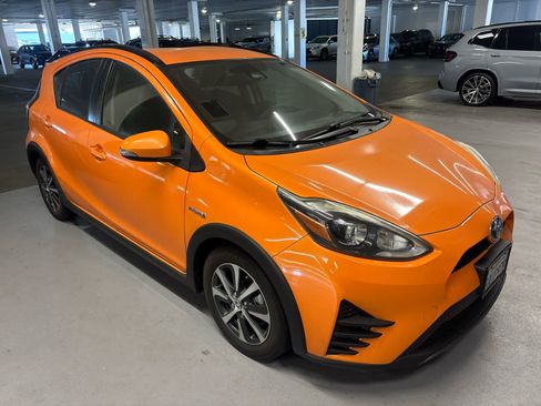 Used 2018 Toyota Prius C Three w/ Carpet Mat Package FWD image 2