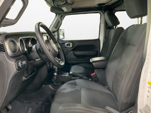Used 2018 Jeep Wrangler Unlimited Sport S AWD/4WD image 9