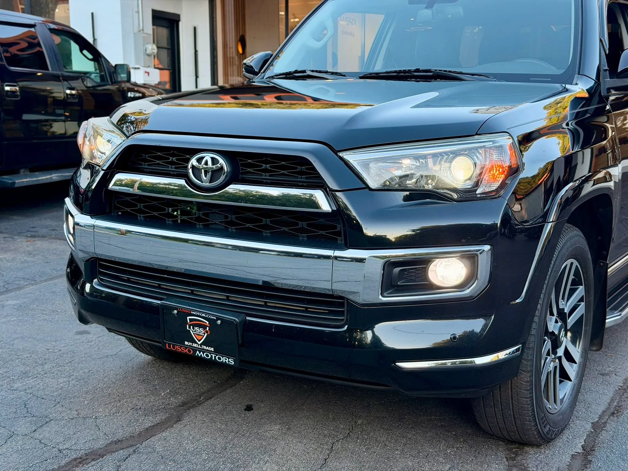 Used 2019 Toyota 4Runner Limited AWD/4WD image 11
