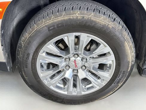 Used 2024 GMC Yukon Denali w/ LPO, Floor Liner Package AWD/4WD image 32