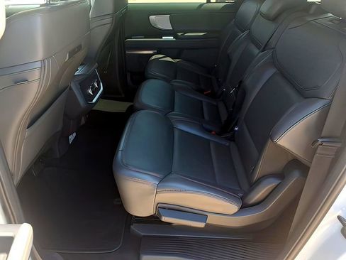 Used 2025 Ford Expedition Max Active RWD image 21