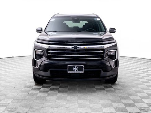Used 2026 Chevrolet Traverse LT w/ Driver Confidence Package FWD image 8