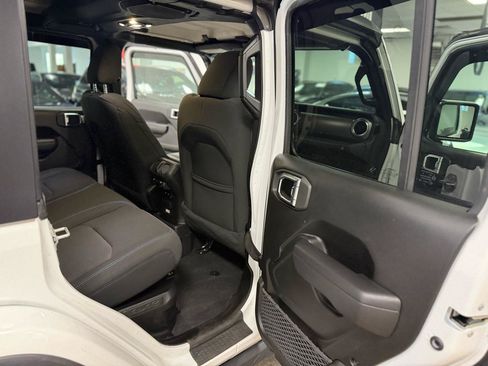 Used 2023 Jeep Wrangler Unlimited Rubicon 4xe w/ Cold Weather Group AWD/4WD image 37