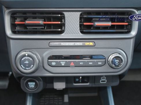 New 2025 Ford Maverick Lariat image 14