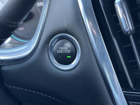 Used 2022 Chevrolet Traverse LT image 6