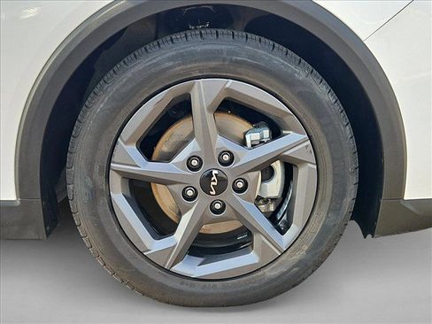 Used 2025 Kia K4 FWD image 23