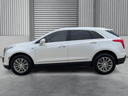 Used 2017 Cadillac XT5 Luxury w/ Driver Awareness Package AWD/4WD image 2