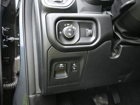 New 2026 RAM 1500 4x4 Crew Cab image 14