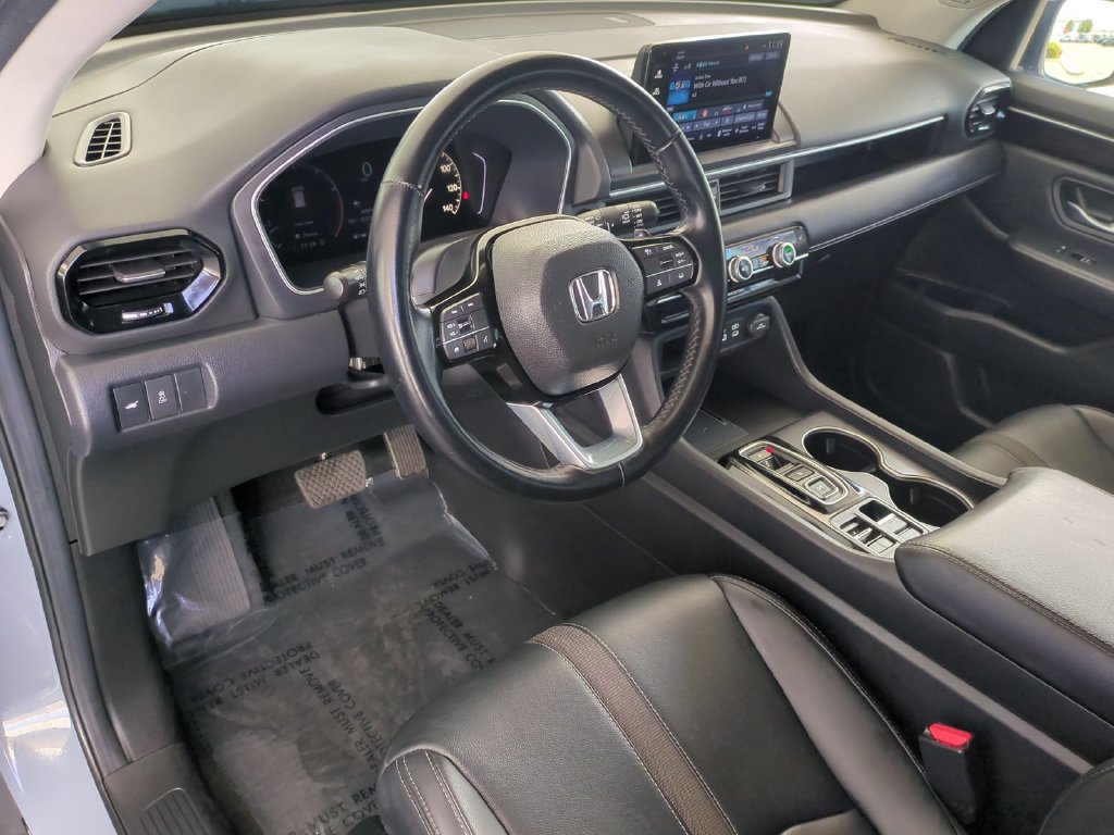 Used 2025 Honda Pilot Touring image 11
