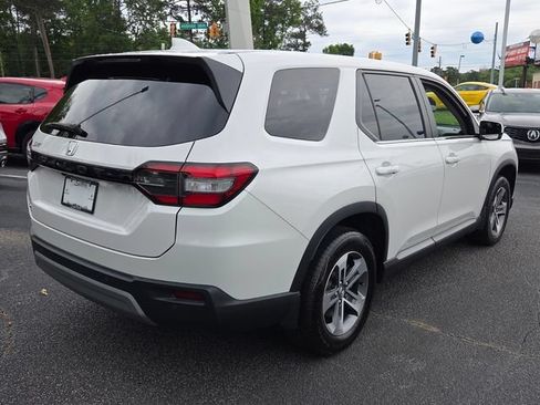 Used 2025 Honda Pilot EX-L image 17