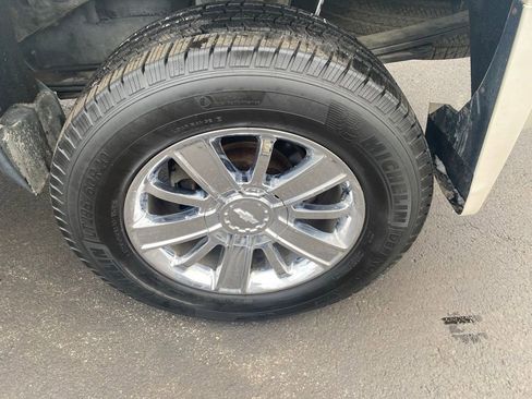 Used 2015 Chevrolet Silverado 1500 High Country image 29