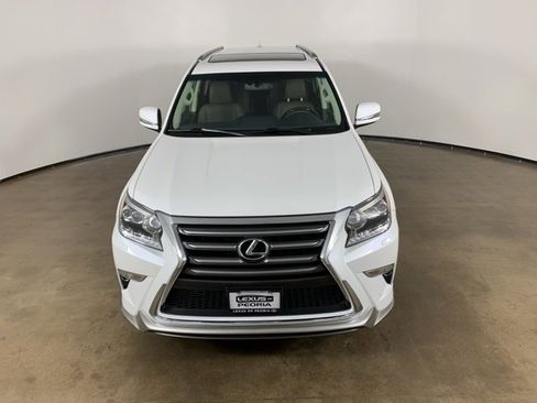 Used 2019 Lexus GX 460 image 4