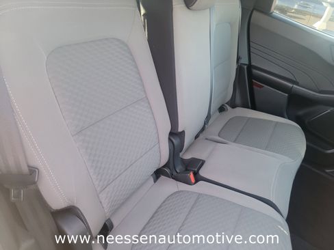 Used 2021 Ford Escape SE image 12