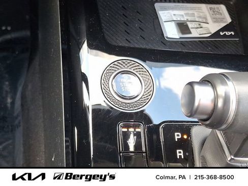 Used 2023 Kia Niro EX image 26