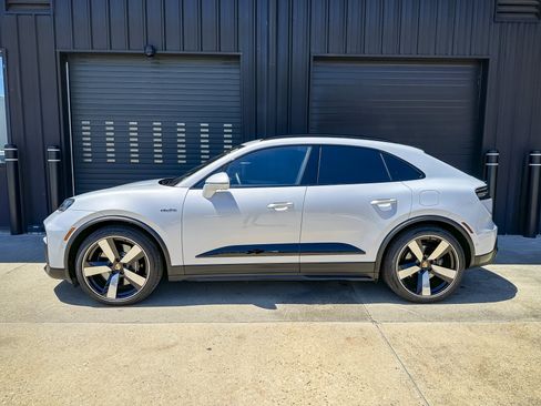 New 2026 Porsche Macan GTS Electric AWD/4WD image 8
