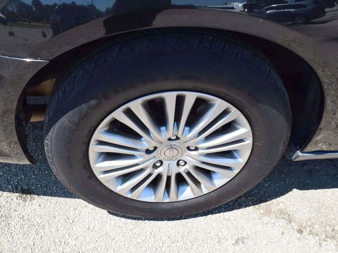 Used 2015 Chrysler Town & Country Touring-L w/ Trailer Tow Group image 12