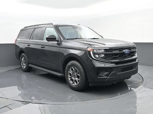 Used 2025 Ford Expedition Max Active AWD/4WD image 3
