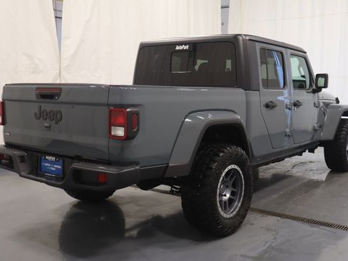 New 2025 Jeep Gladiator Sport image 9