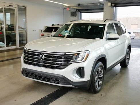New 2026 Volkswagen Atlas SE image 3