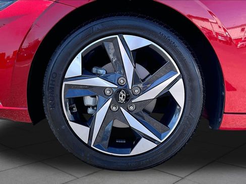 Used 2023 Hyundai Elantra SEL w/ Convenience Package FWD image 10