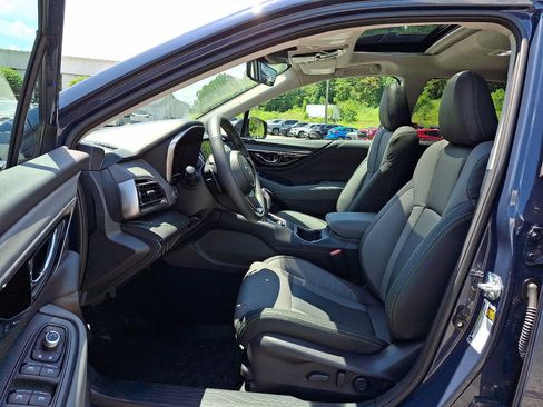 Used 2025 Subaru Outback Onyx Edition AWD/4WD image 13