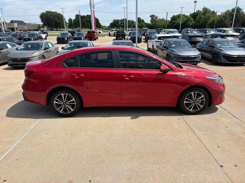 Used 2024 Kia Forte LXS w/ LXS Technology Package FWD image 6