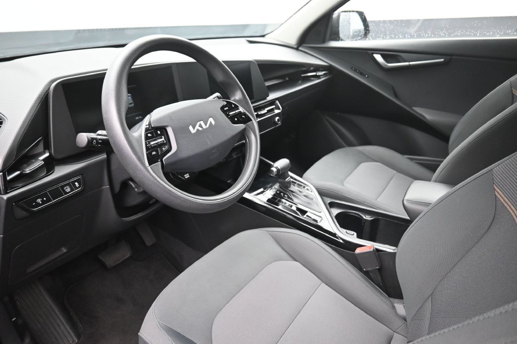 Used 2025 Kia Niro LX FWD image 19