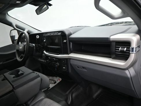 Used 2023 Ford F350 XL AWD/4WD image 7