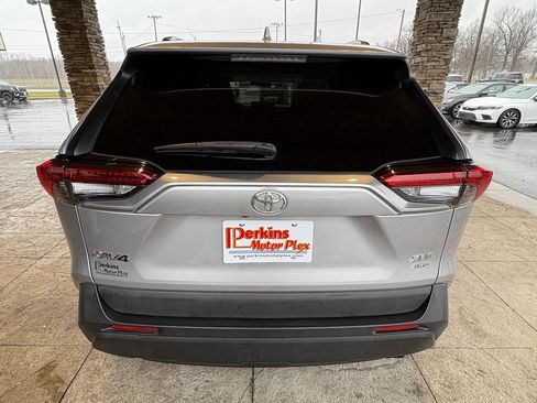 Used 2021 Toyota RAV4 XLE image 7