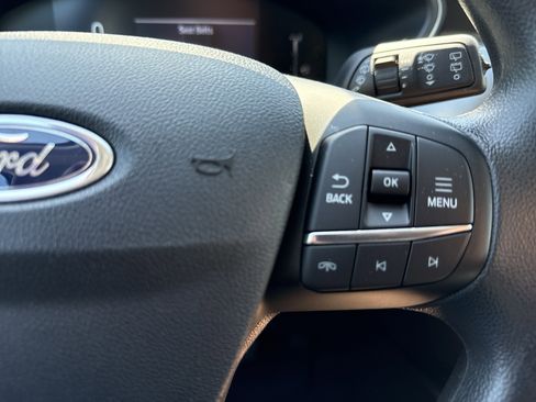 Used 2025 Ford Escape Active AWD/4WD image 19