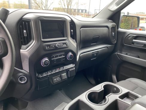 Used 2024 Chevrolet Silverado 1500 Custom image 23