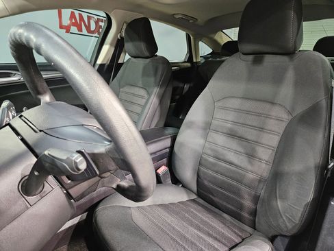 Used 2020 Ford Fusion SE image 24