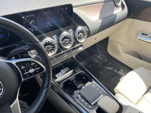 Certified 2023 Mercedes-Benz GLA 250 4MATIC w/ Premium Package image 8