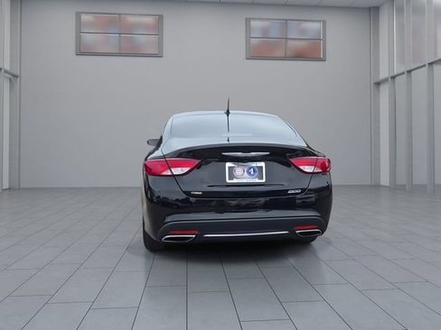 Used 2016 Chrysler 200 Limited w/ Convenience Group FWD image 7