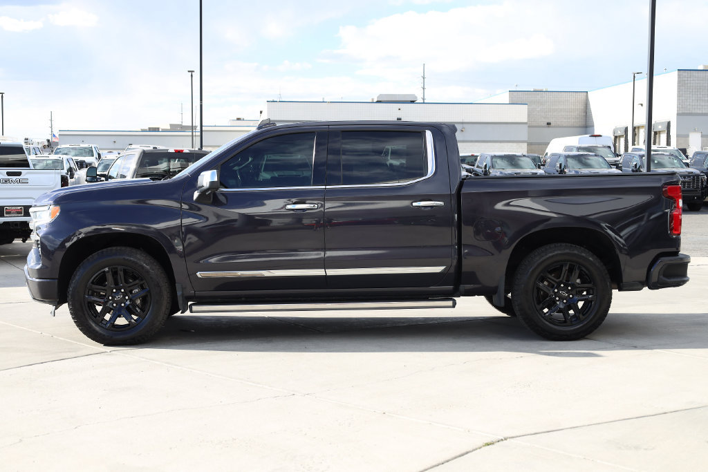 Used 2022 Chevrolet Silverado 1500 High Country w/ High Country Premium Package AWD/4WD image 3