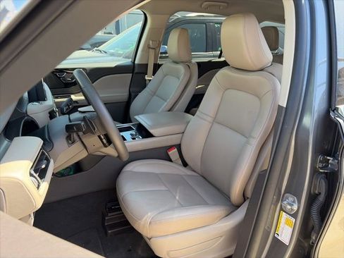 Used 2023 Lincoln Aviator AWD image 14