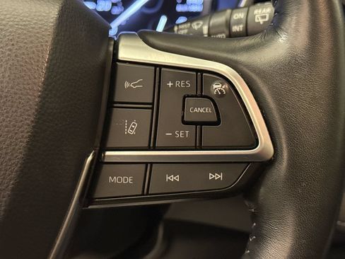 Used 2020 Toyota Highlander Platinum FWD image 34