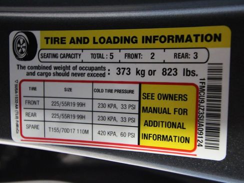 Used 2025 Ford Escape Platinum w/ Premium Technology Package image 42