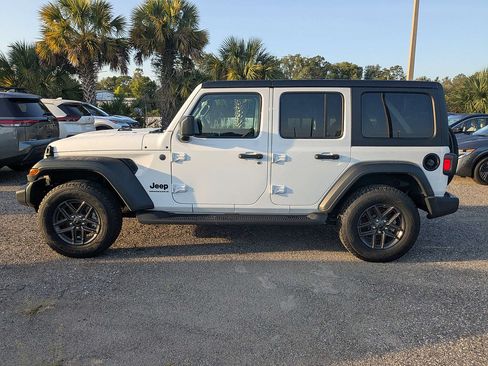 Used 2024 Jeep Wrangler Unlimited Sport AWD/4WD image 7
