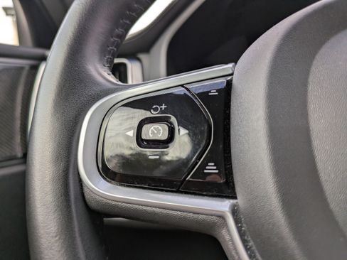 Used 2022 Volvo XC60 B6 Inscription w/ Protection Package Premier image 22