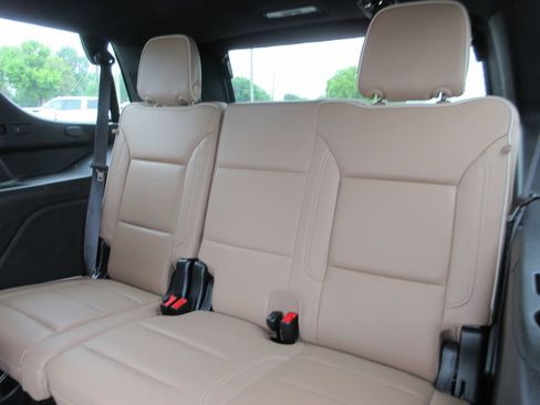 Used 2023 Chevrolet Tahoe Premier w/ Premium Package 2 AWD/4WD image 26