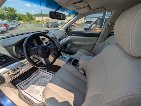 Used 2011 Subaru Outback 2.5i Premium w/ All-Weather Pkg AWD/4WD image 16